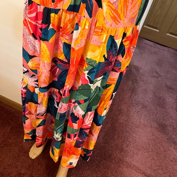 New dress absolutely beautiful size Small - Picture 7 of 10